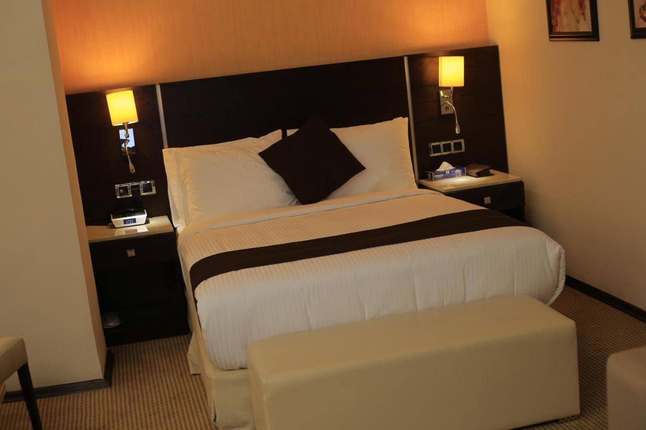 Cassiopeia Hotel Адис Абеба Екстериор снимка