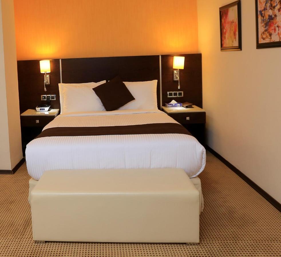 Cassiopeia Hotel Адис Абеба Екстериор снимка