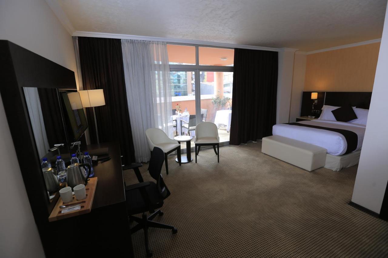 Cassiopeia Hotel Адис Абеба Екстериор снимка