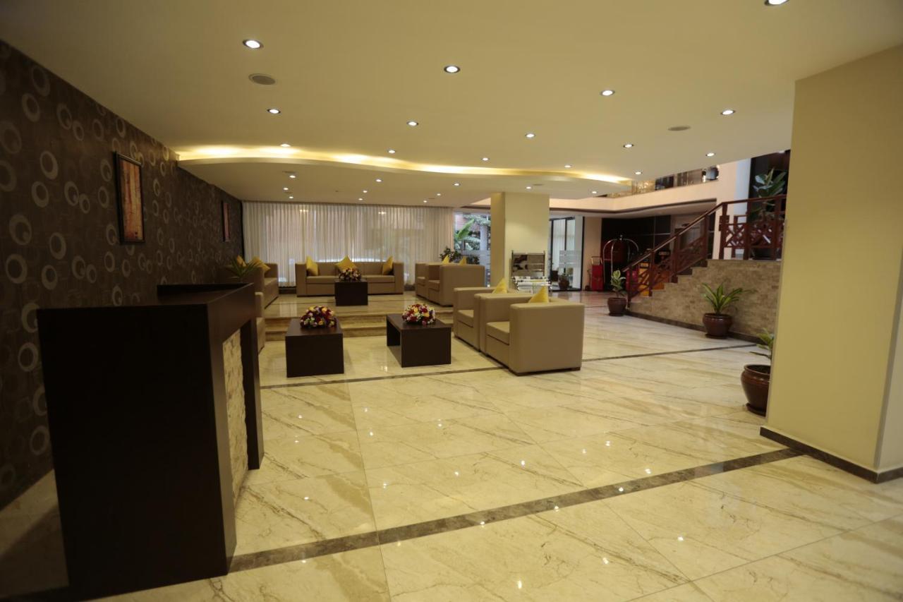 Cassiopeia Hotel Адис Абеба Екстериор снимка