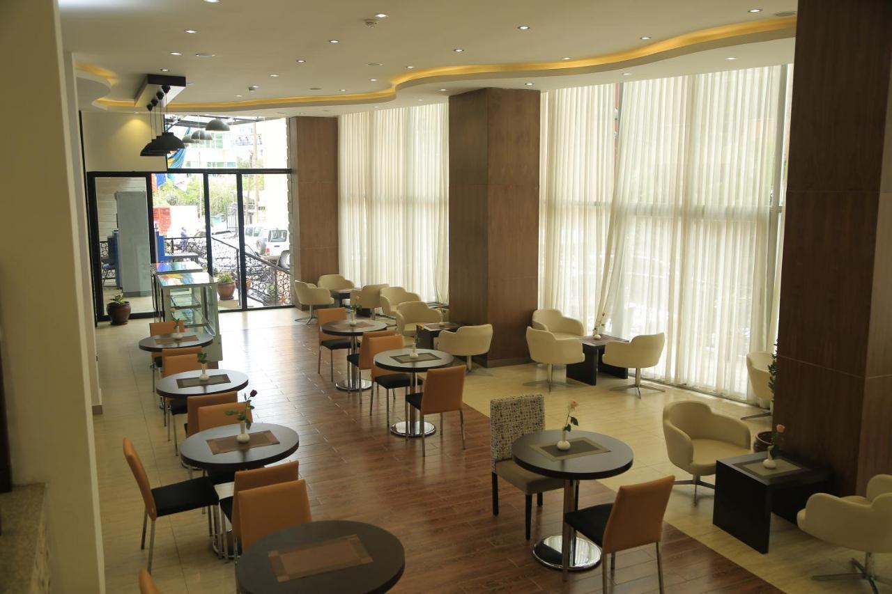 Cassiopeia Hotel Адис Абеба Екстериор снимка