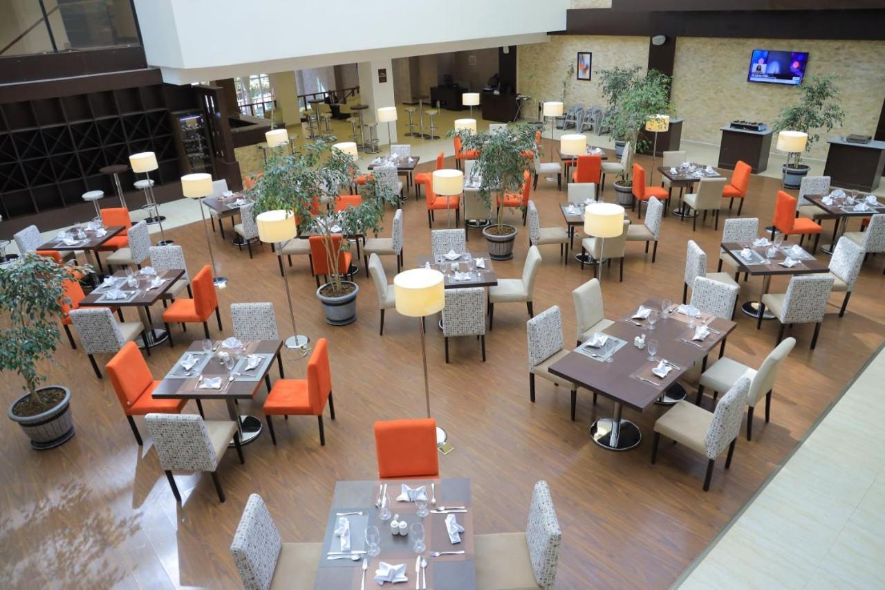 Cassiopeia Hotel Адис Абеба Екстериор снимка