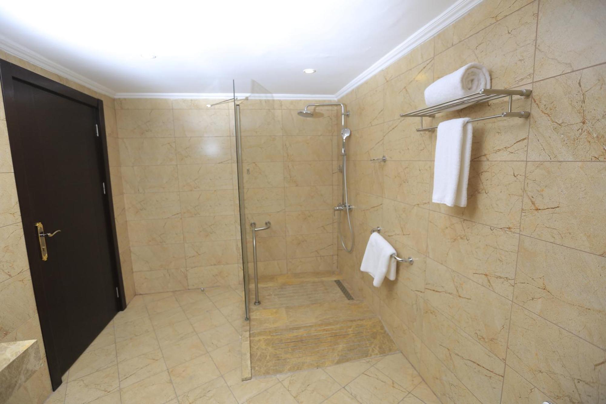 Cassiopeia Hotel Адис Абеба Екстериор снимка