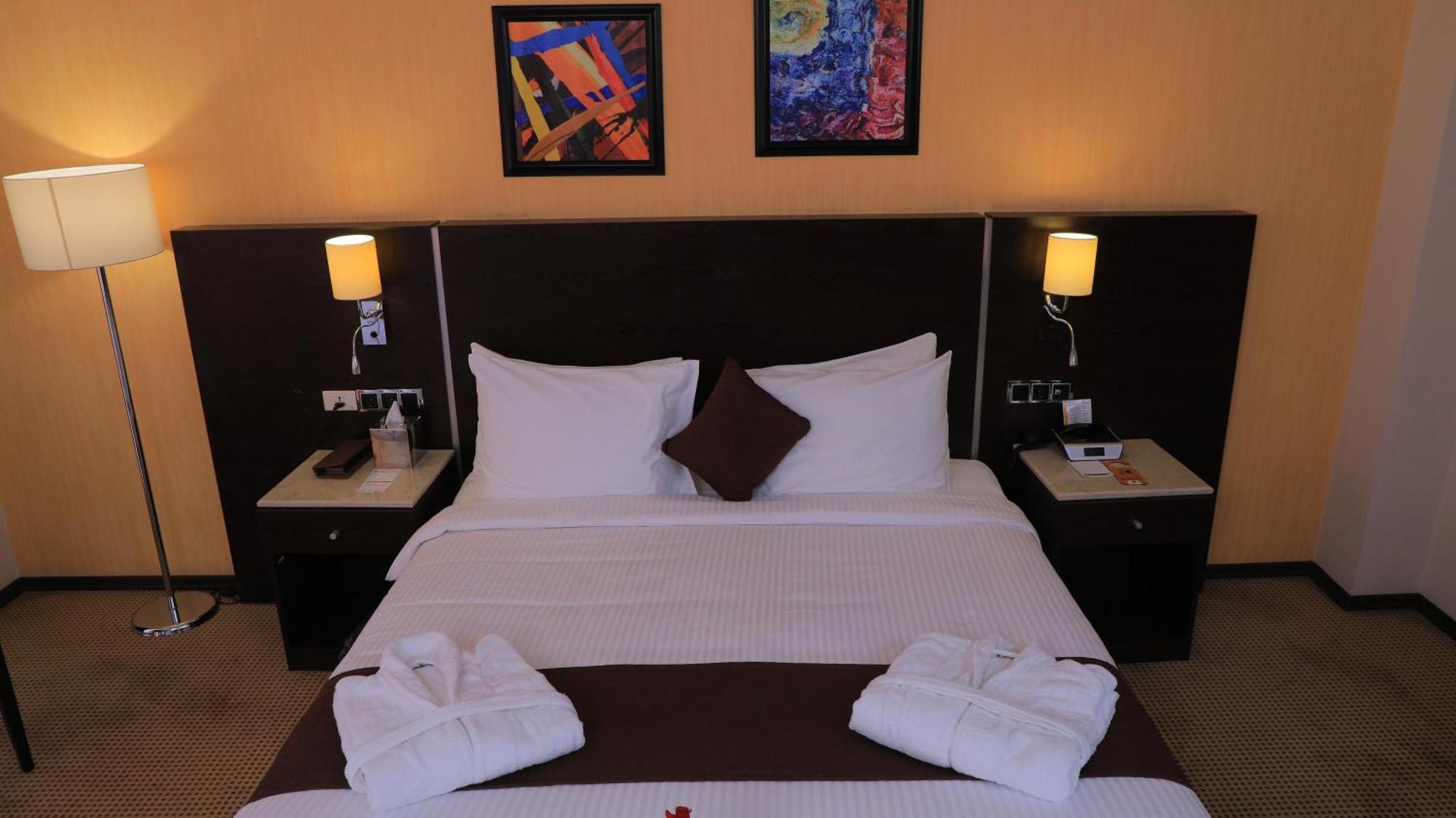 Cassiopeia Hotel Адис Абеба Екстериор снимка