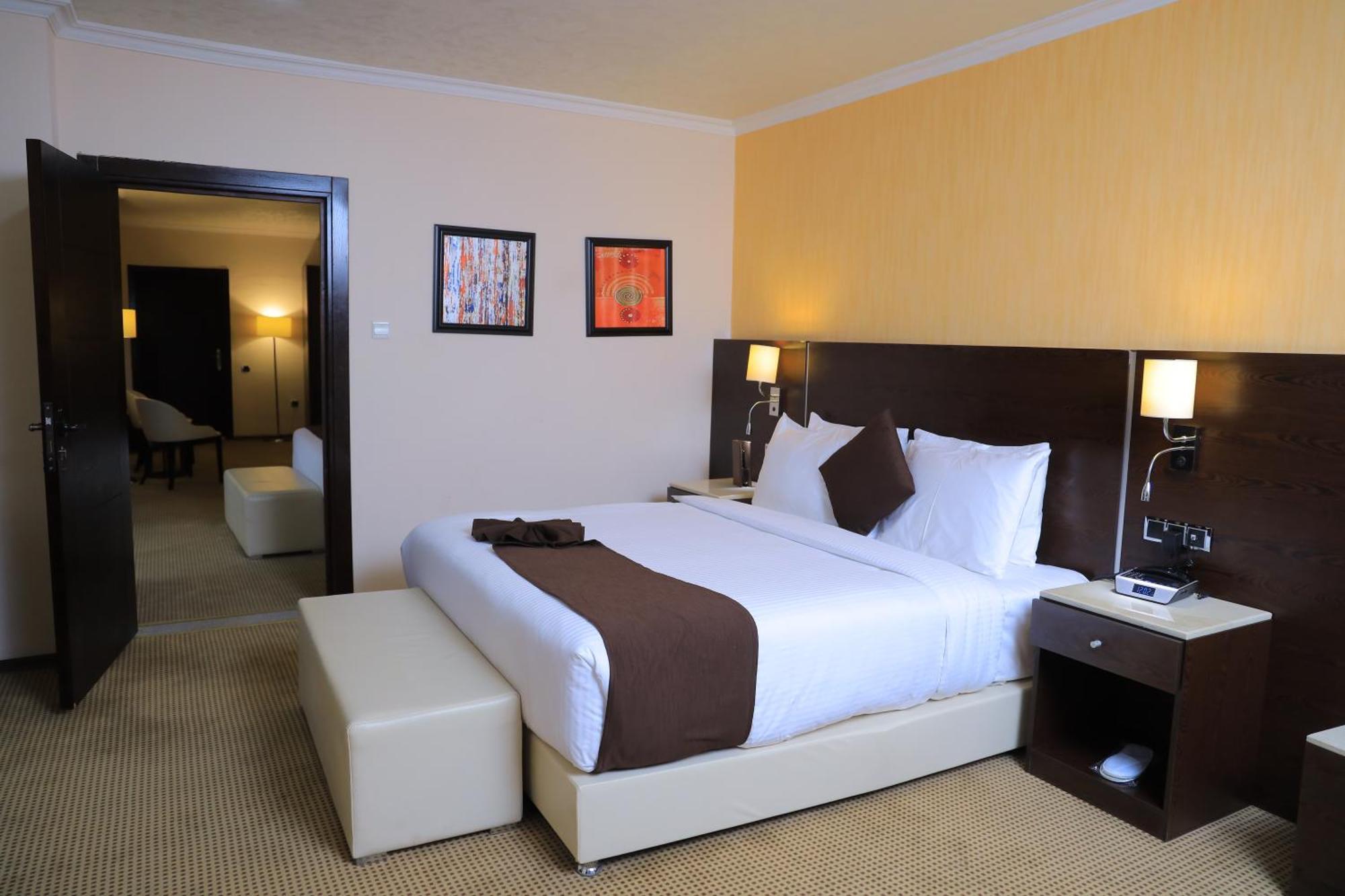 Cassiopeia Hotel Адис Абеба Екстериор снимка