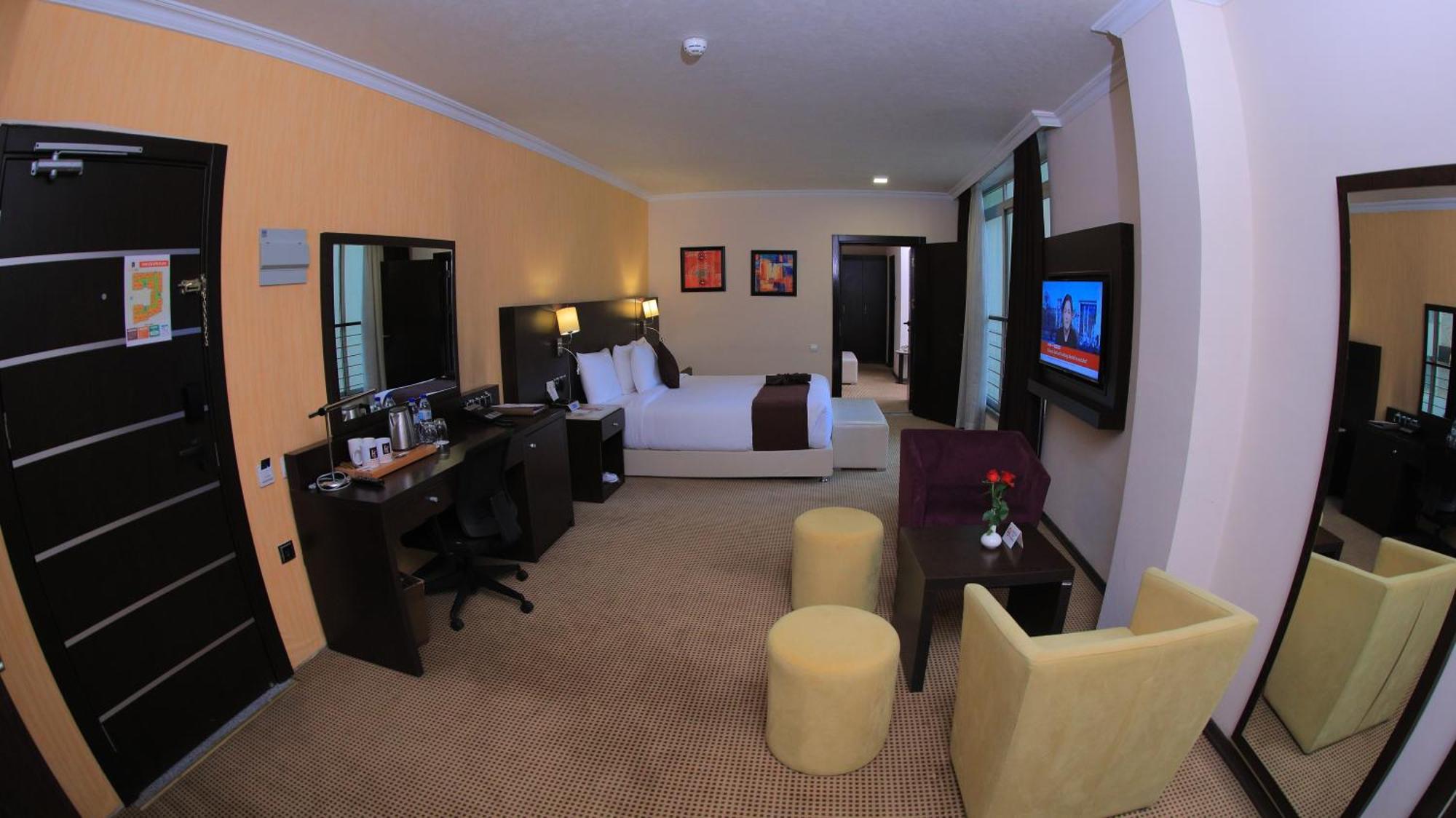 Cassiopeia Hotel Адис Абеба Екстериор снимка