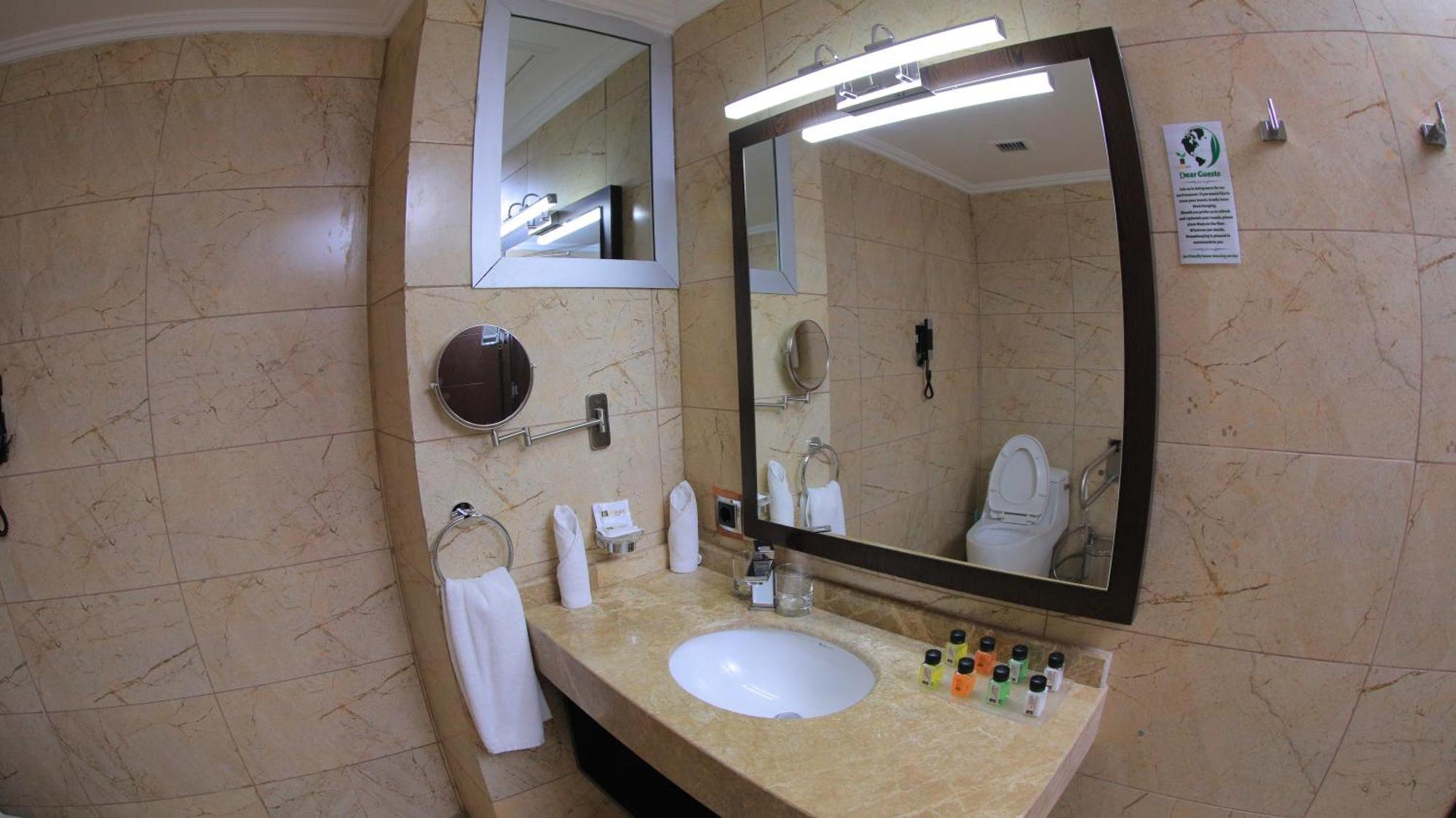Cassiopeia Hotel Адис Абеба Екстериор снимка