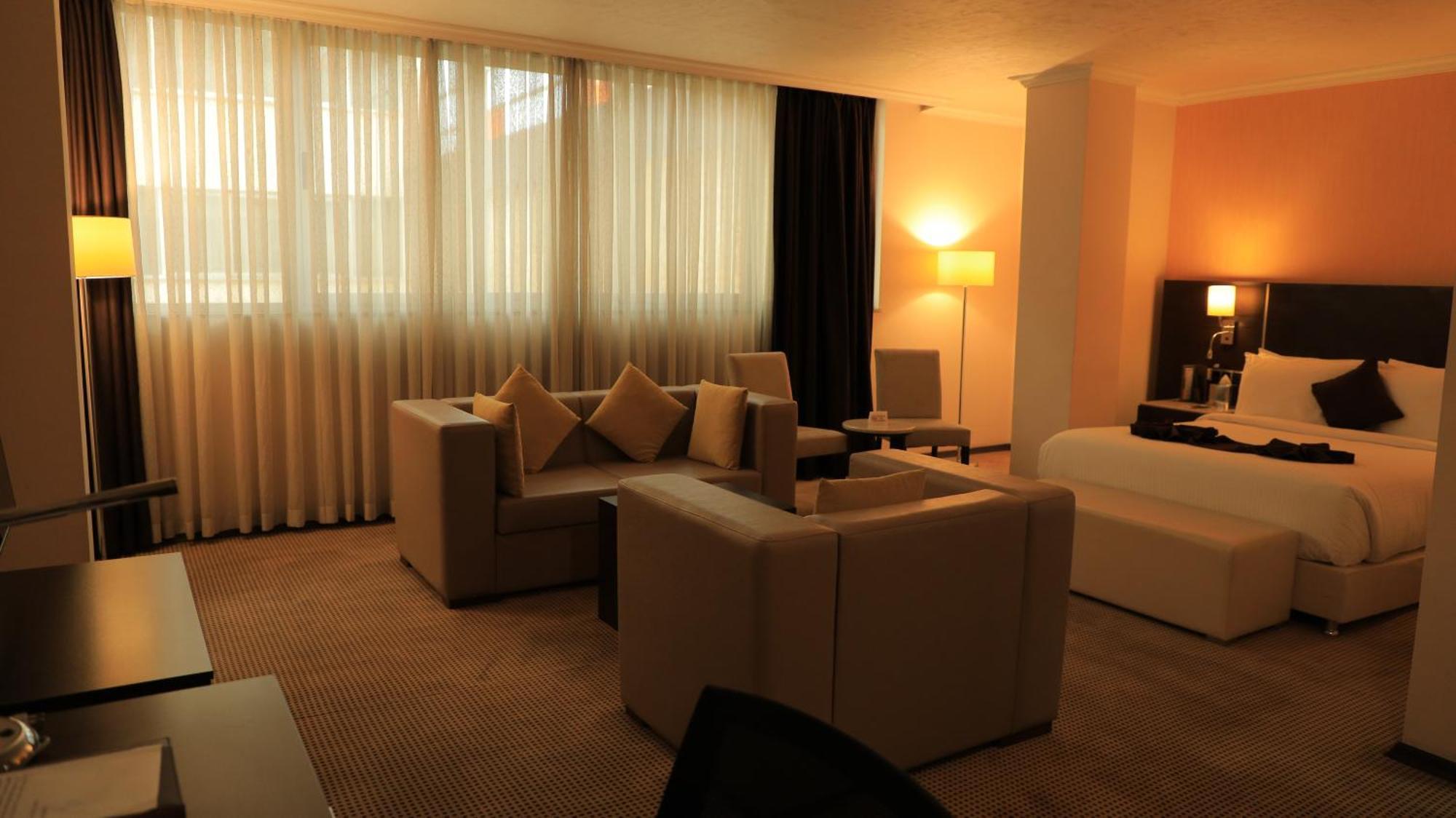 Cassiopeia Hotel Адис Абеба Екстериор снимка